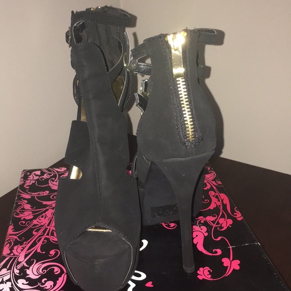 Black peep toe open strap heel